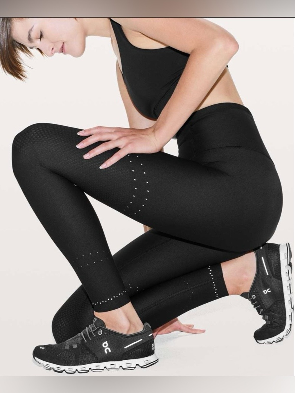 Lululemon Zoned In Tight *27" Black reflective detail cutouts size 4 W5BBNS